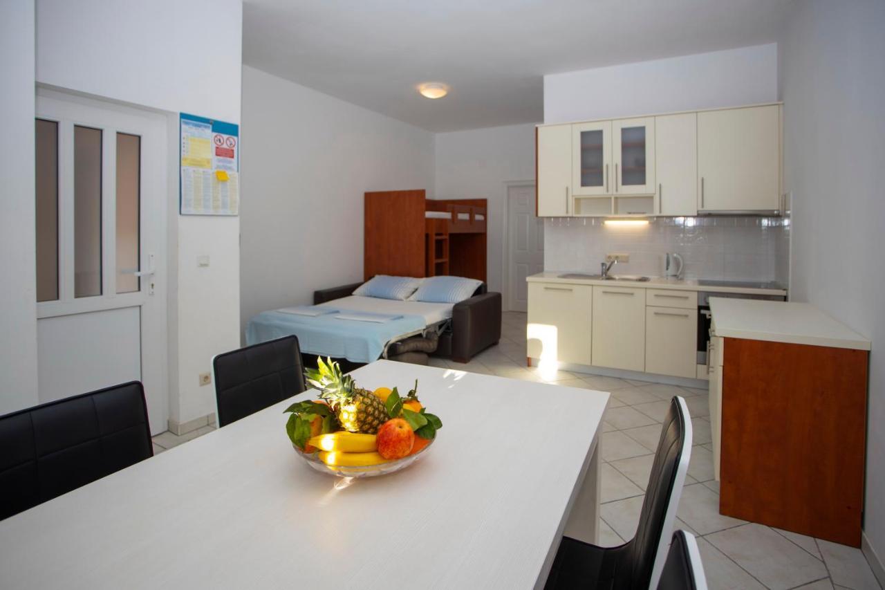 Apartment Domo Makarska Exterior photo