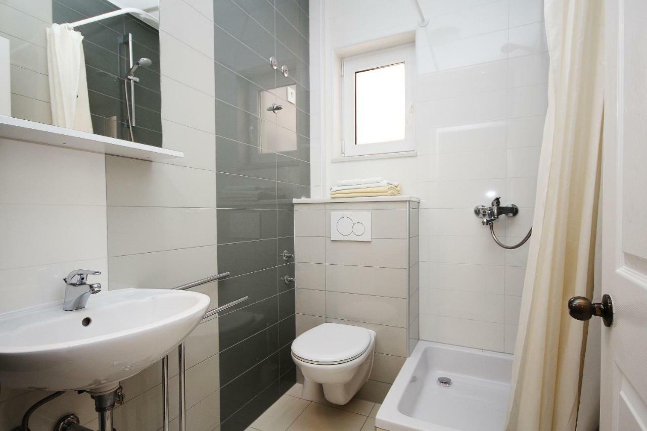 Apartment Domo Makarska Exterior photo